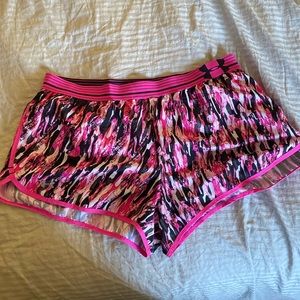 Under Armour short